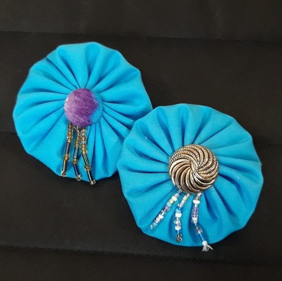 Vintage Handmade Floral Button and Fabric Brooch Pin - Blue / Yellow Bundle of 4 - Picture 3 of 6